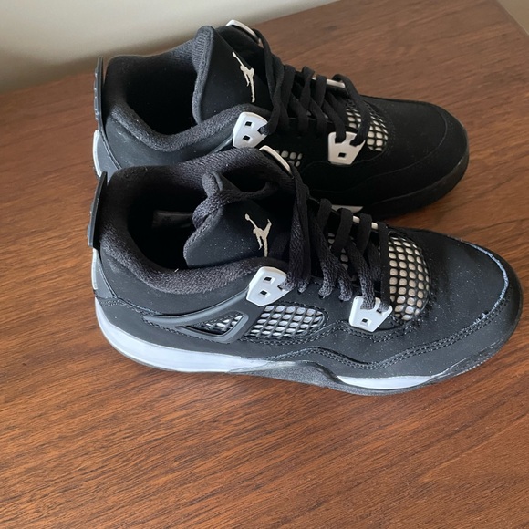 🆕 JORDAN 4 Retro White Thunder - Picture 8 of 9